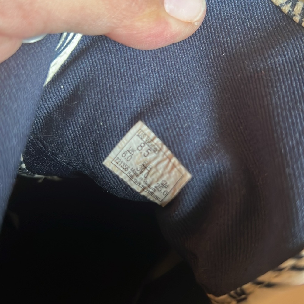 Vans - Picture 7 of 7